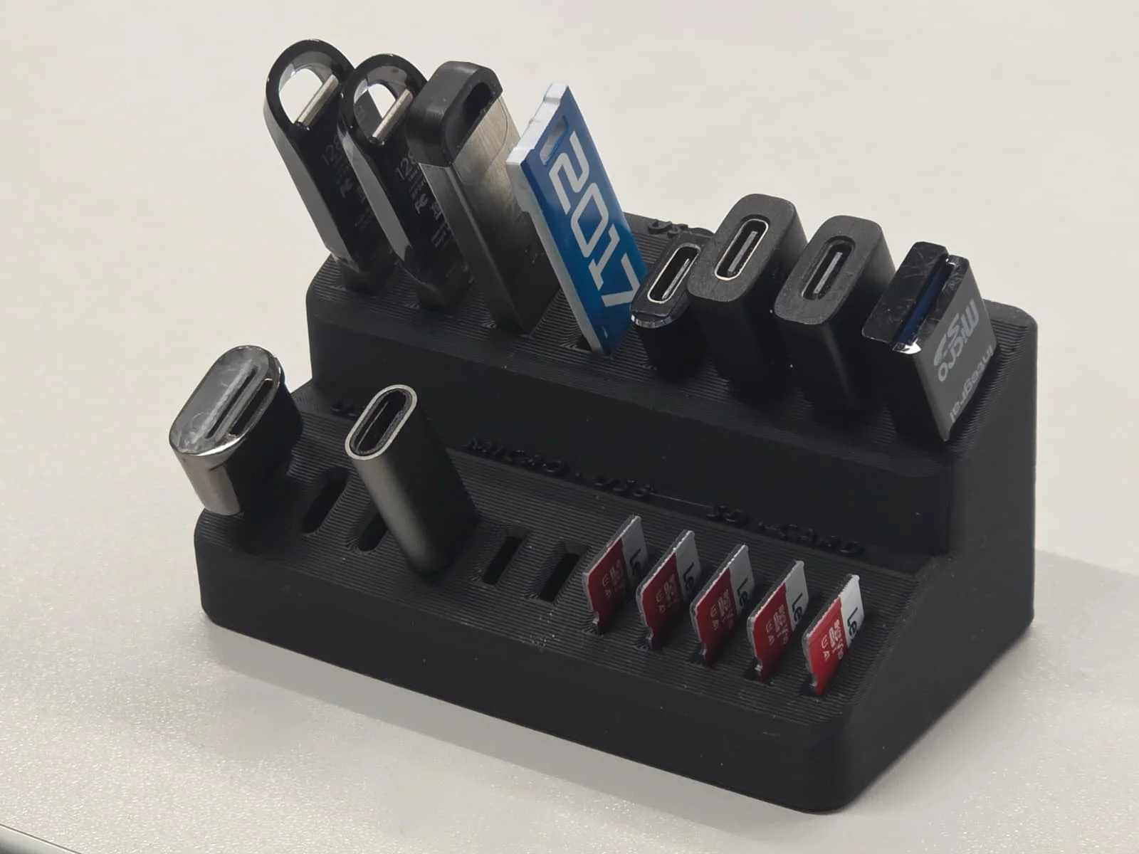 نظم‌دهنده فلش و USB | مدل چندمحفظه‌ای